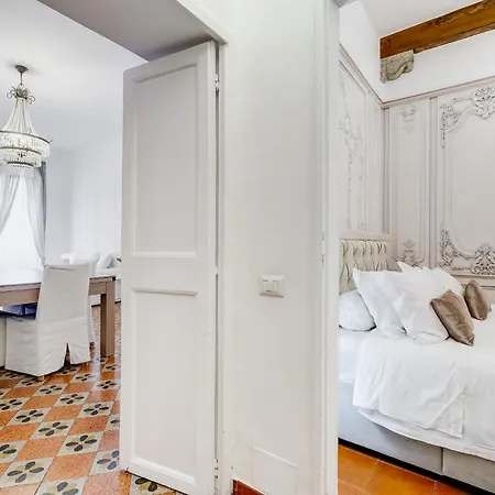 Spanish Square - Romedreamhome Apartment