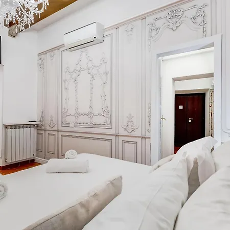 Apartment Spanish Square - Romedreamhome *