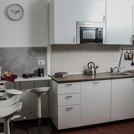 Vatican Canal 9-11 Apartment Rome