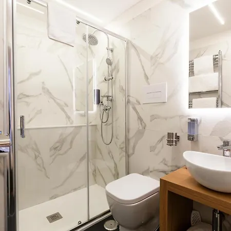 Cavour Luxury - Lr Collection Guest house *