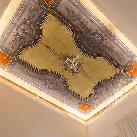 Cavour Luxury - Lr Collection *