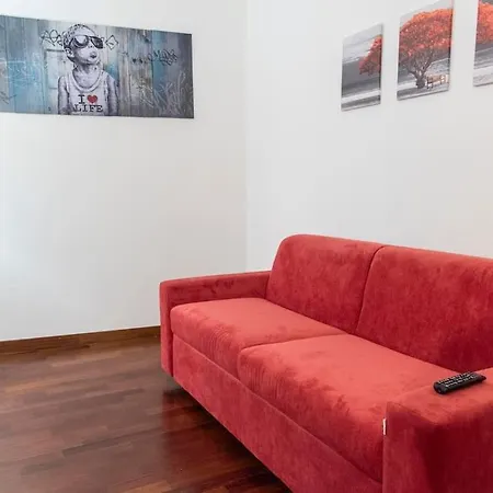 Welcome To The Colossehome Apartment *