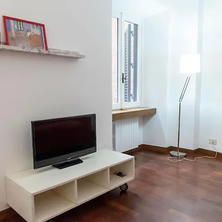 Welcome To The Colossehome Apartment *
