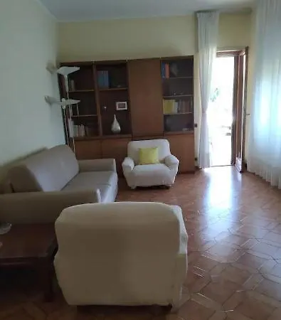 Apartment Confortevole, Con Parcheggio Gratuito Rome