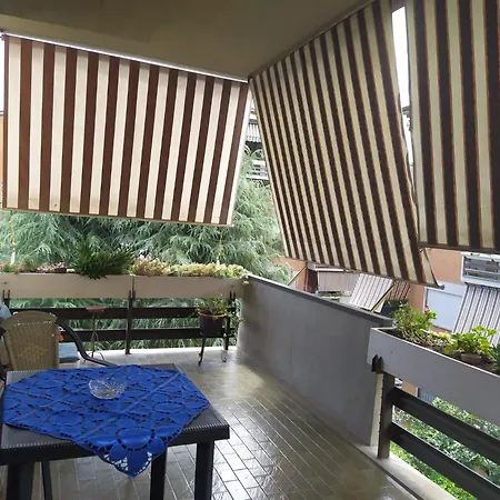Confortevole, Con Parcheggio Gratuito Apartment *