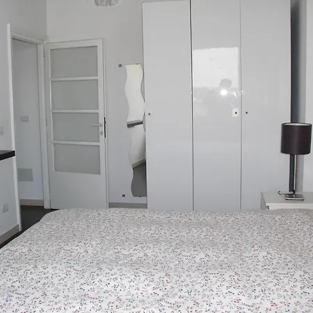 Pensión Holidays S.lorenzo New 2*