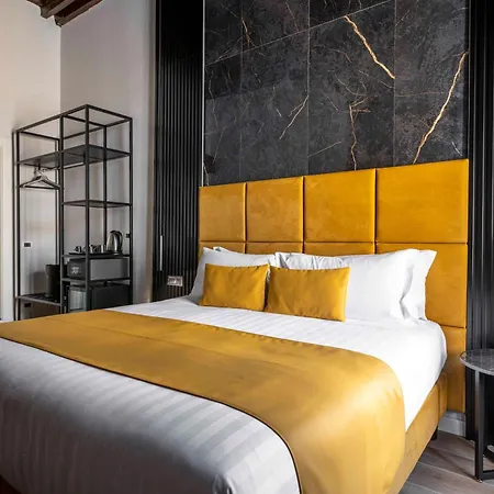 At Luxury Navona 2 Rome