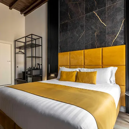 At Luxury Navona 2 *