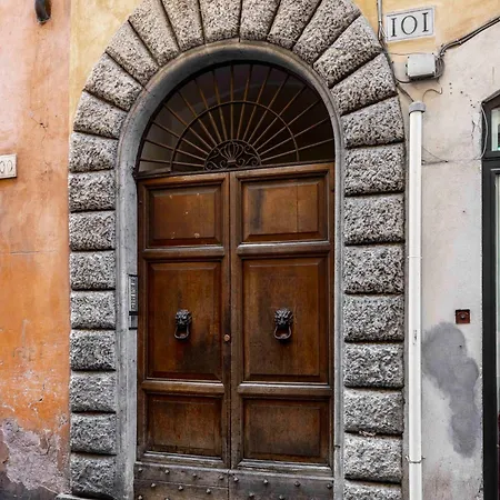 At Luxury Navona 2 *