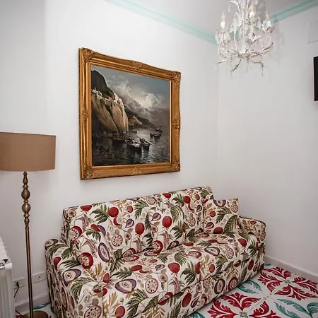 Delfini Trevi House 招待所