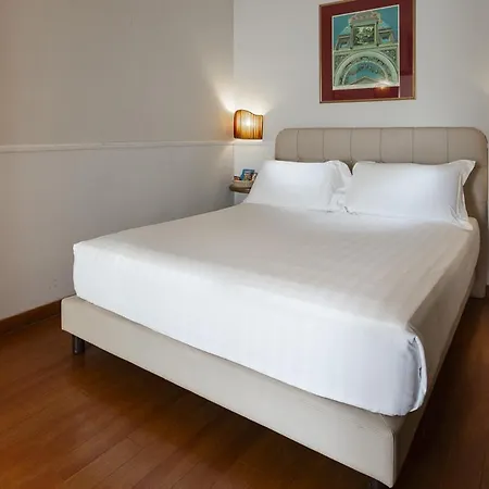 Milton Hotel 4*