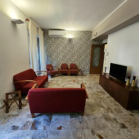 Hotel La Casa Di Nazareth 2*