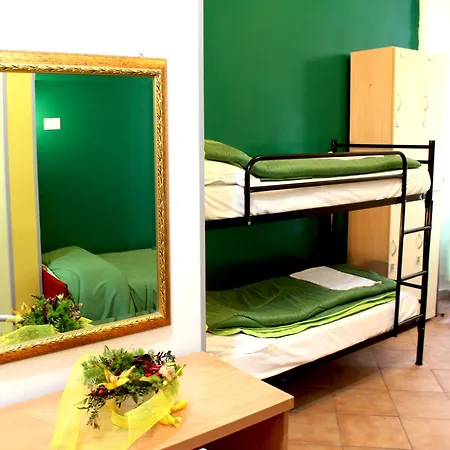 Legend R.g. Auberge de jeunesse *