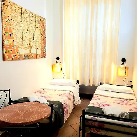 Auberge de jeunesse Legend R.g. *