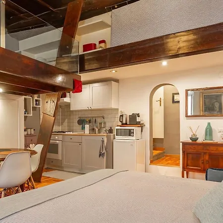 Apartment Old Monserrato In Campo De' Fiori Rome