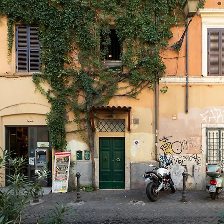 Apartment Iflat Trastevere Cozy Loft Rome