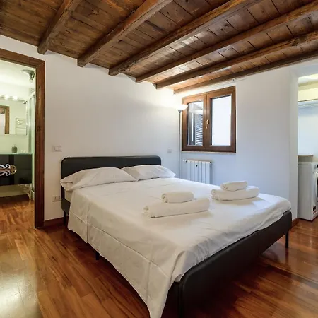 Apartment Ciambella Arch For 6 People @largo Argentina