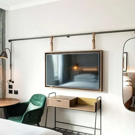 Doubletree By Hilton Monti فندق روما