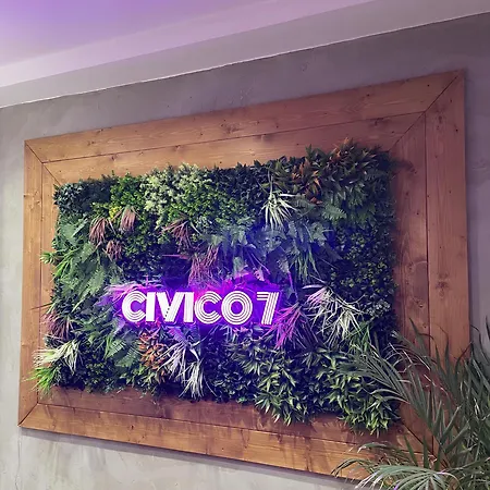 Civico Settee *