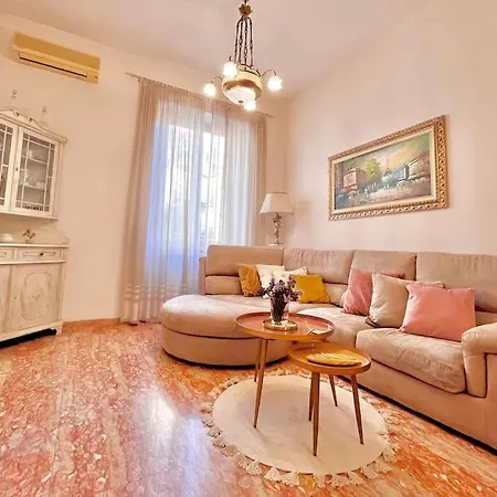 Apartment Elegant House In