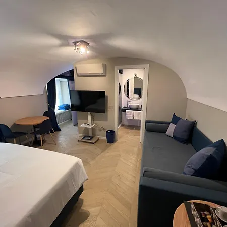 Luxury Blue Suites- Apartment *