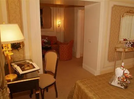Ξενοδοχείο Champagne Palace