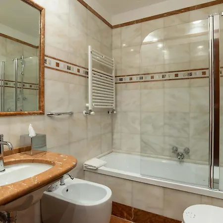 Hotel Genova 4*