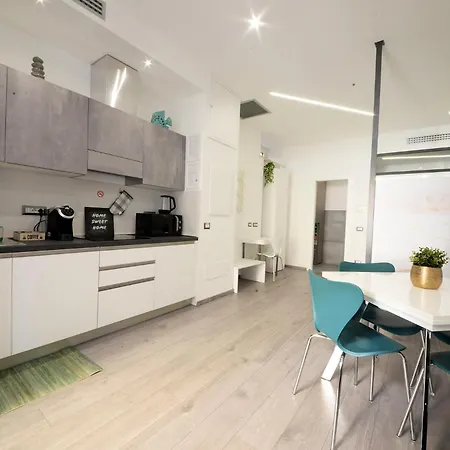 Apartment San Saba Street 52