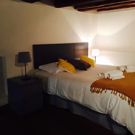 Home2rome - Trastevere Apartment *