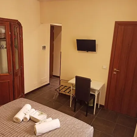 Domina Popolo Rome