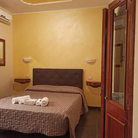 Domina Popolo Rome