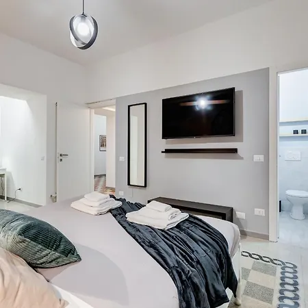 L&l Cozy 2-bdr In San Giovanni District Apartamento