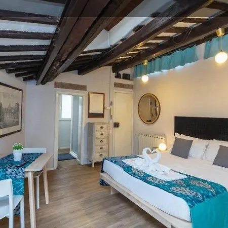 Cancelleria Apartment *