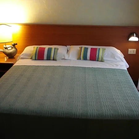 Szálloda Hotel Corona