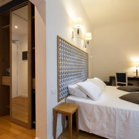 Floris Hotel
