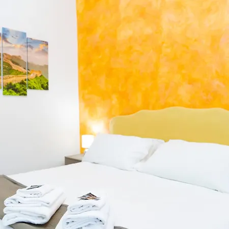 Bed & Breakfast Salotto Piramide 3*