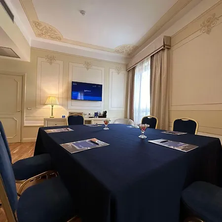 Radisson Blu Ghr 4*