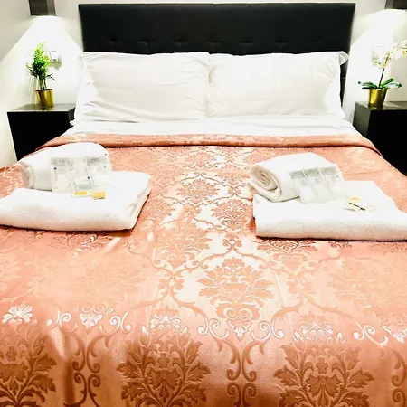Pensión Rome Holiday Guesthouse *