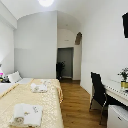 Rome Holiday Guesthouse Pensión Roma