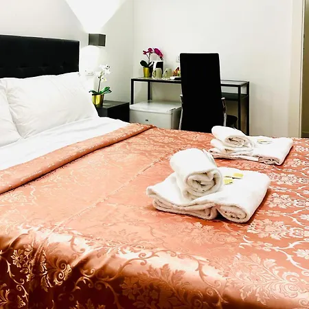 Rome Holiday Guesthouse Pensión *