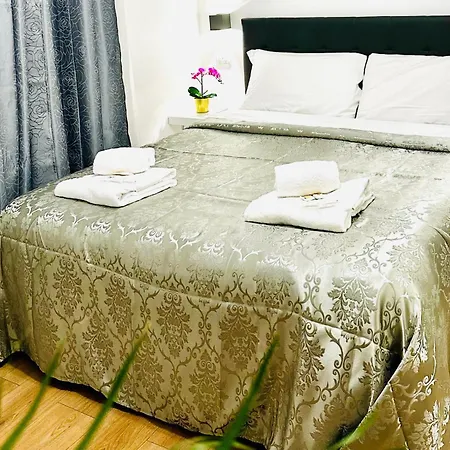 Rome Holiday Guesthouse Pensión