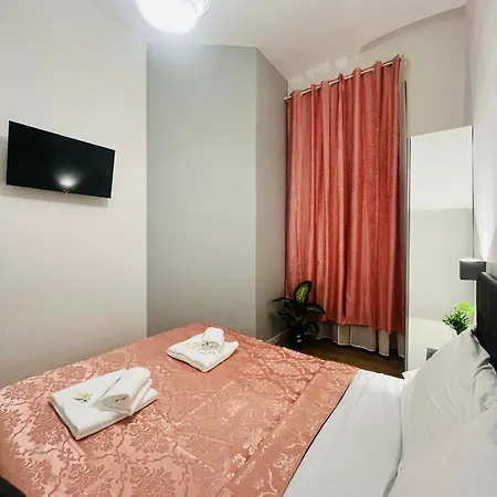 Pensión Rome Holiday Guesthouse *