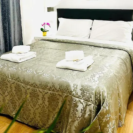 Rome Holiday Guesthouse Pensión Roma