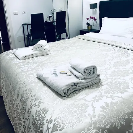 Rome Holiday Guesthouse Pensión