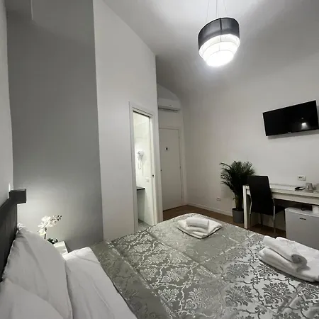 Pensión Rome Holiday Guesthouse *