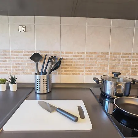 Metro Lodi Apartament