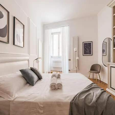 The Rent - Splendid Three-bedroom Near The Trevi Fountain * Rome