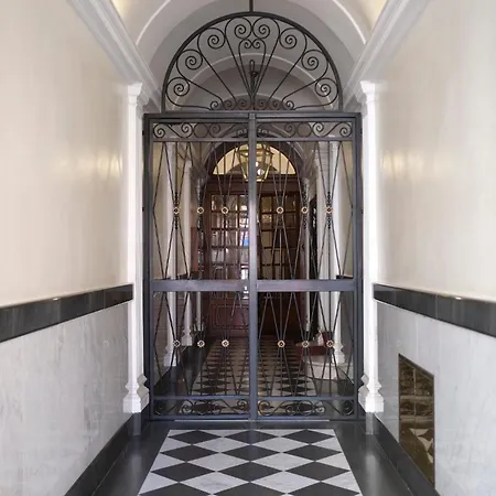 Charme Spagna Boutique Hotel 3*