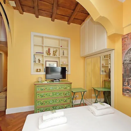 Pantheon Luxury Apartment *