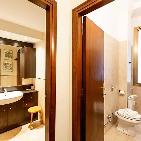 Trieste - Zeno 48 Guest house Rome